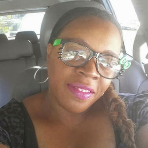 Meet your Posher, Monique